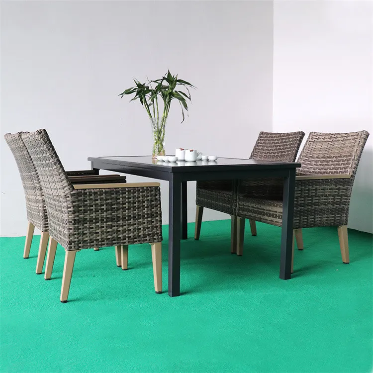 مزایای استفاده از محصولات مبلمان Rattan در فضای باز چیست؟